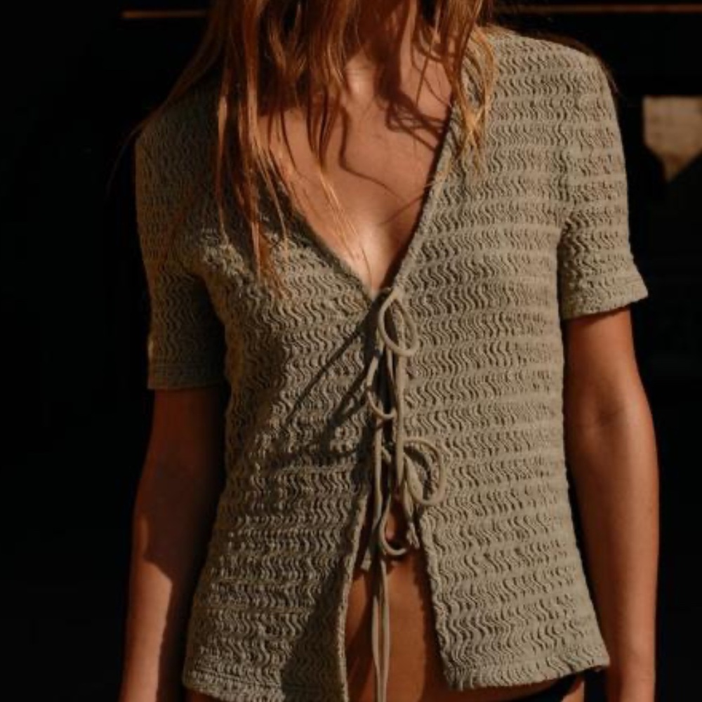 Knit Tie-Front Short Sleeve Top in Olive
